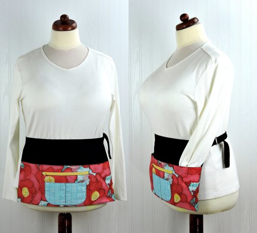 SHIPS FAST~ Worn Poppies Multi-Pocket Apron with money pocket for vendors; teachers; servers; delightful ready to ship teacher gift